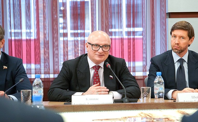 Сенаторы посетили Алтайский филиал РАНХиГС