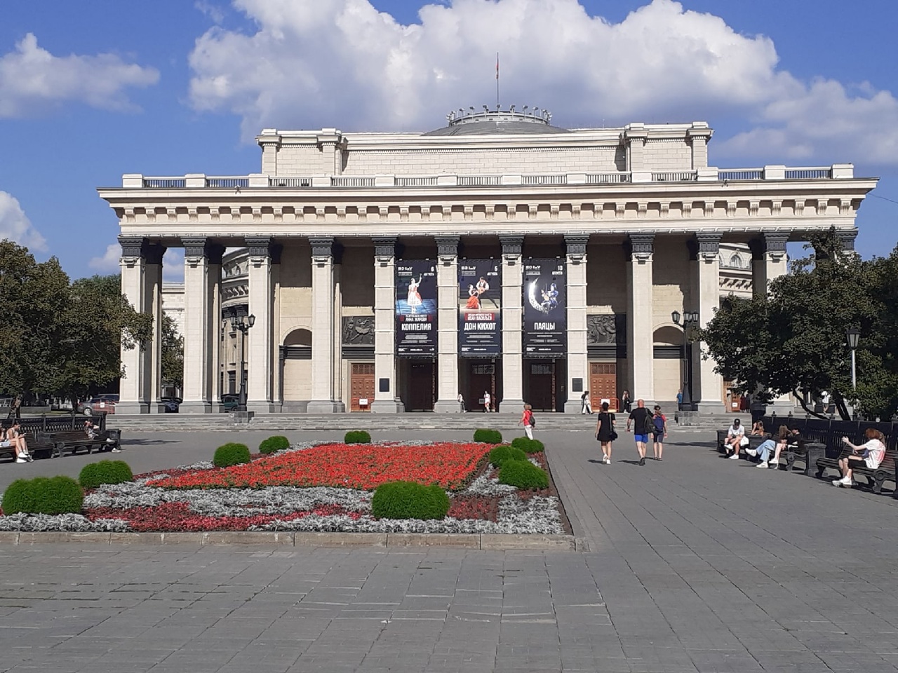 омск театральная площадь