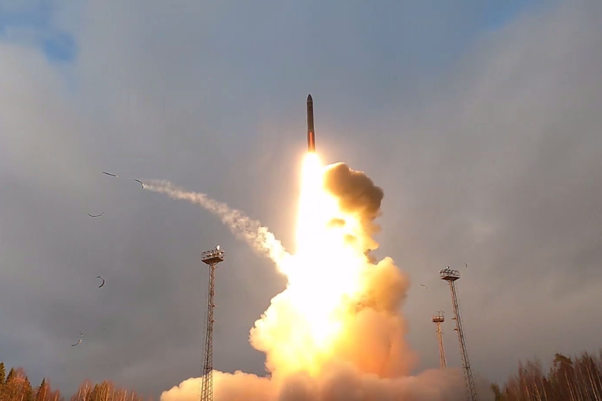 Россия создает «неудержимую» ракету мощнее «Орешника»