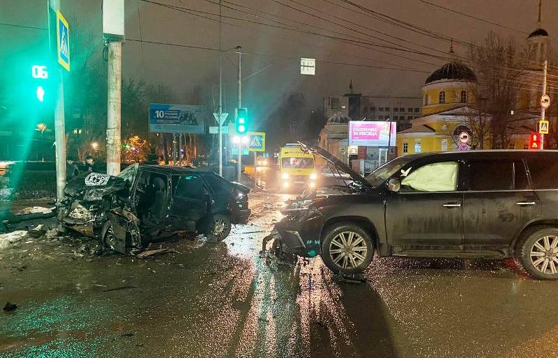 Пять человек пострадали в результате ДТП на шоссе Космонавтов в Перми