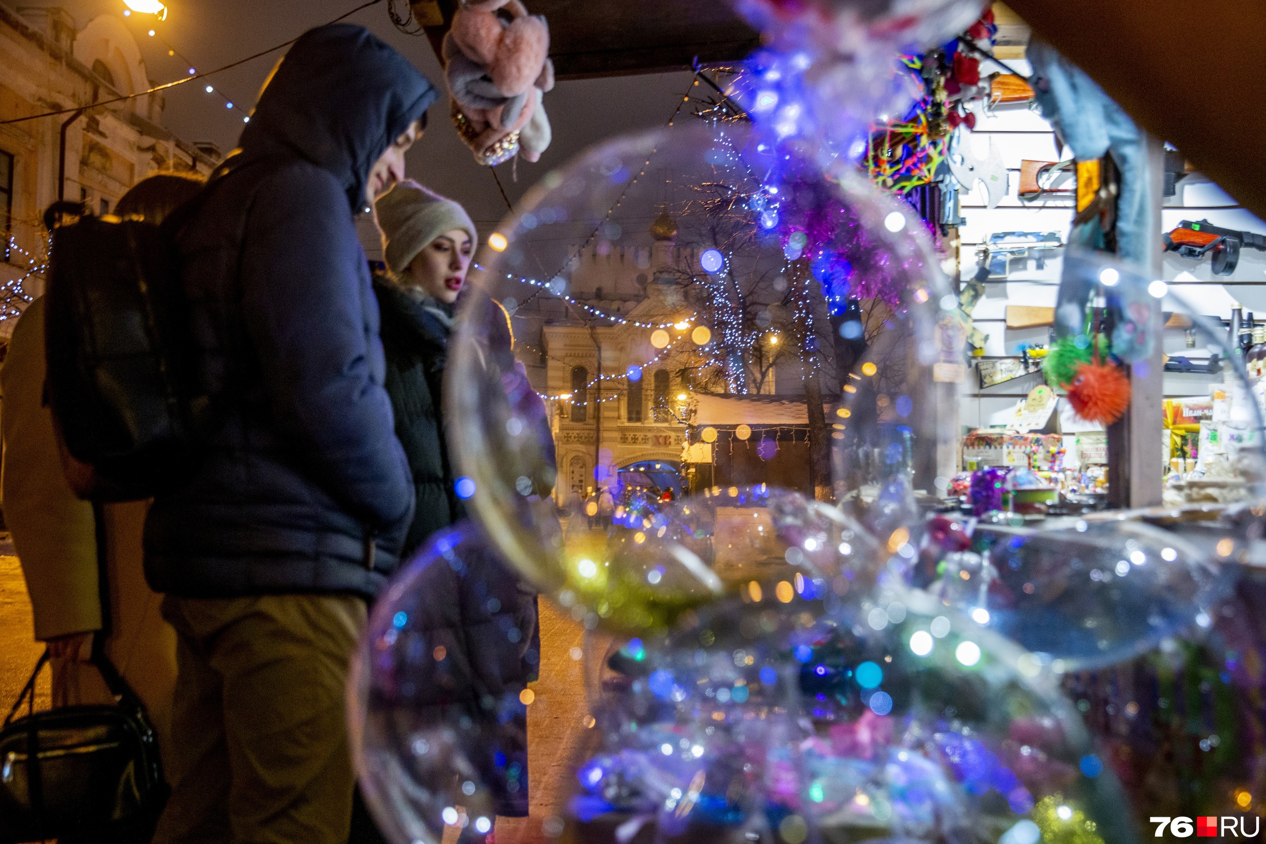 Новогодняя москва. Гум ярмарка на красной площади 2022. Куда сходить 6 января в москве. Новый год в москве. Путешествие в рождество 2022 в москве.