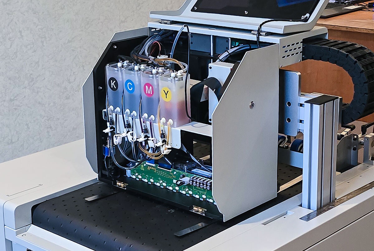 Промышленный принтер Sunthinks SC300 Mini установлен в столичной Nestbox