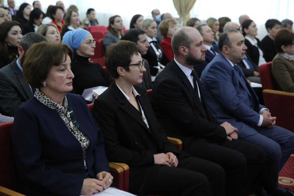 Минздрав кбр целевое. Минздрав Кабардино Балкарской. РКБ Министерства здравоохранения Кабардино-Балкарской Республики. Министр здравоохранения.