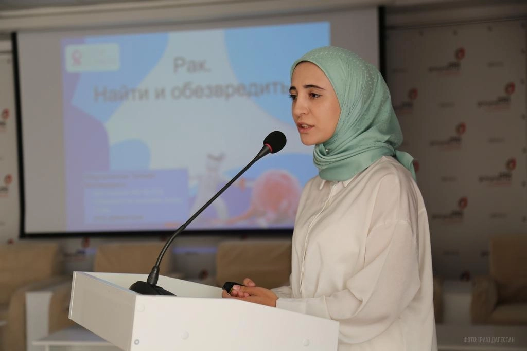 Волонтëрские движения в дагестане. Слет волонтеров. В поддержку российской армии. Митинг в махачкале. Девушка волонтер махачкала.