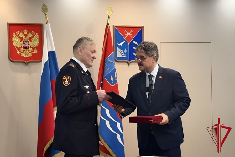 В Магаданской областной думе чествовали Николая Терехова за многолетнее служение на благо Колымы