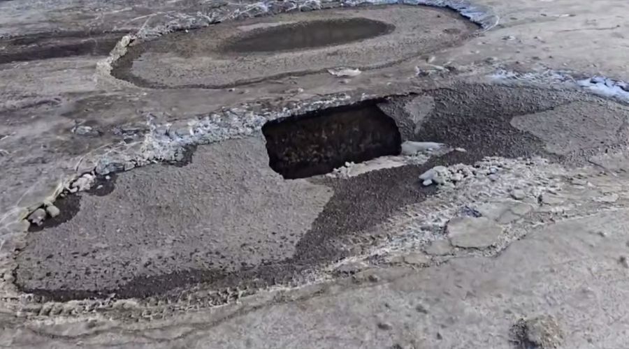 Провал на дороге в Рубцовске