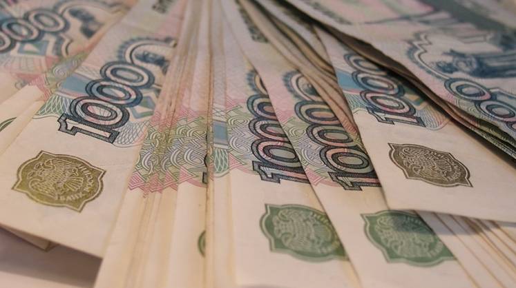 Названы российские регионы-лидеры по росту зарплат в России