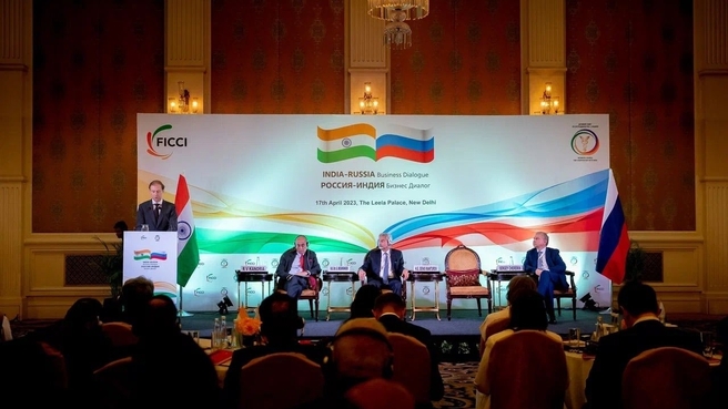 Денис Мантуров и Субраманьям Джайшанкар встретились с представителями российского и индийского бизнеса