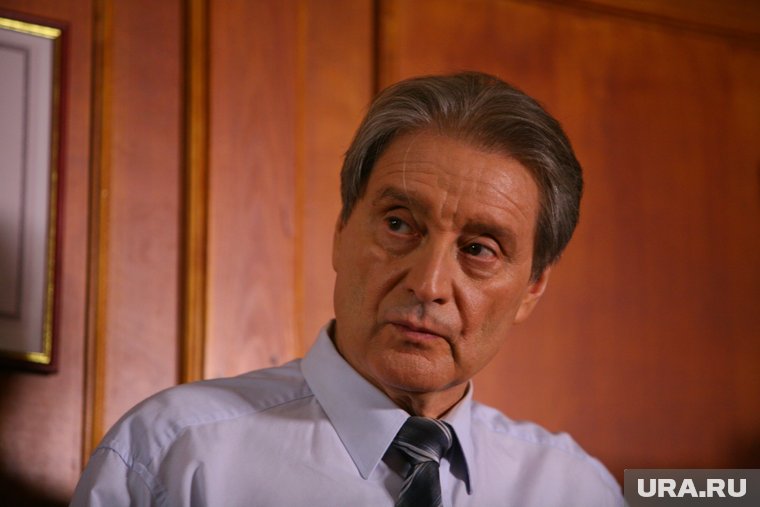 В 2006 году в Российском молодёжном театре Смехов поставил спектакль «Самоубийца» Николая Эрдмана