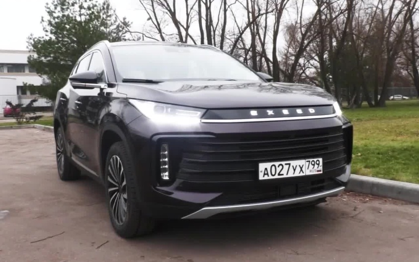 Ведомости: китайские автомобили Exeed будут собирать в петербургских Шушарах
