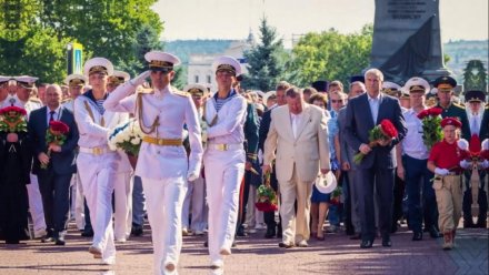Первые лица Крыма и Севастополя поздравили моряков с Днём Черноморского флота