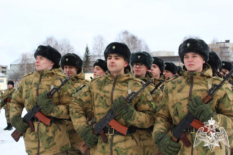 Более ста военнослужащих осеннего призыва приняли присягу в Центре подготовки личного состава Северо-Западного округа Росгвардии