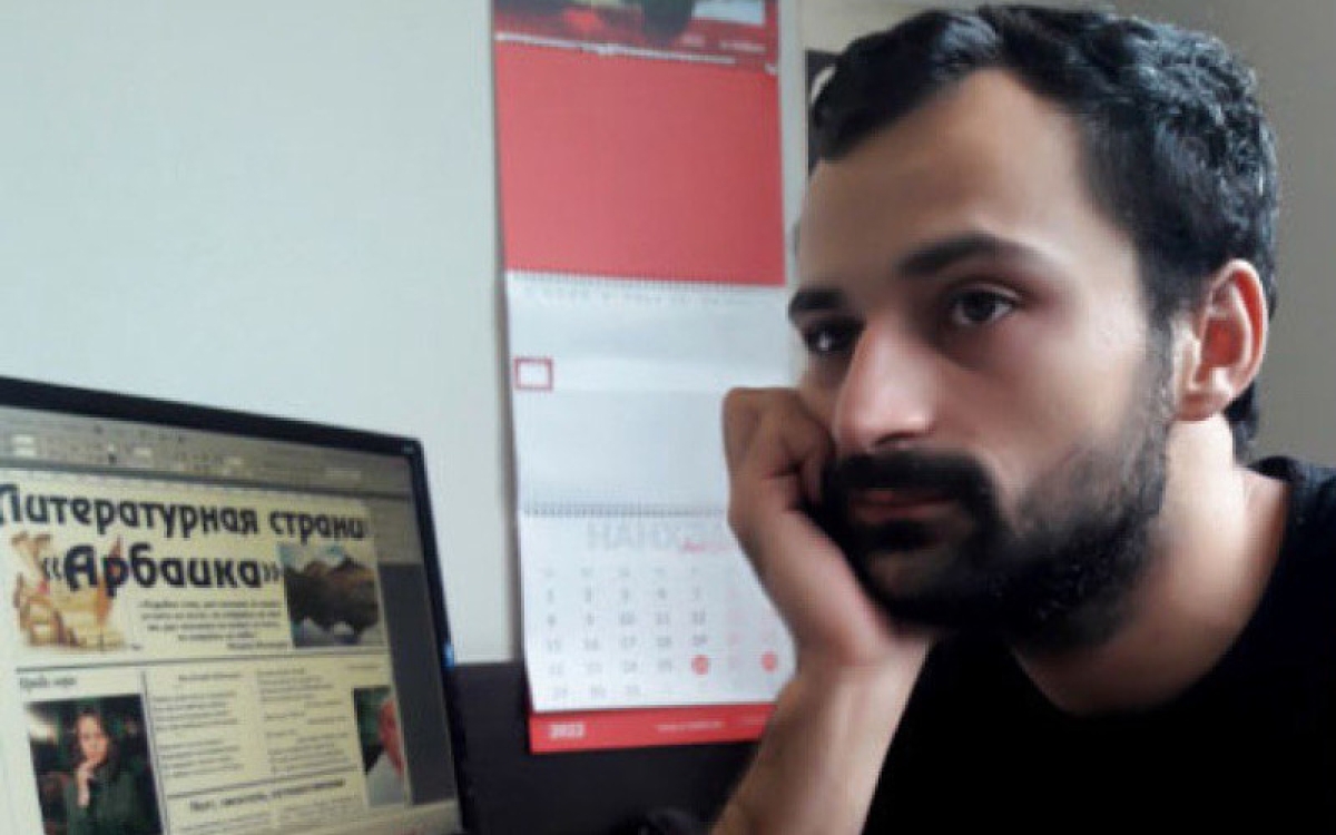За строками «Ихора»