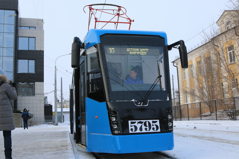 Новый трамвай совместной сборки предприятий Волгограда и Екатеринбурга вышел на маршрут