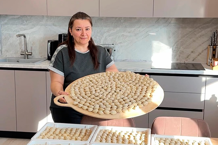 Богат Татарстан и на блогеров, рассказывающих о том, как вкусно и просто готовить еду дома. Одна из самых известных фуд-блогеров республики — Наида Султанова из Набережных Челнов: в ее аккаунте в «Инстаграме»* 1,5 млн подписчиков