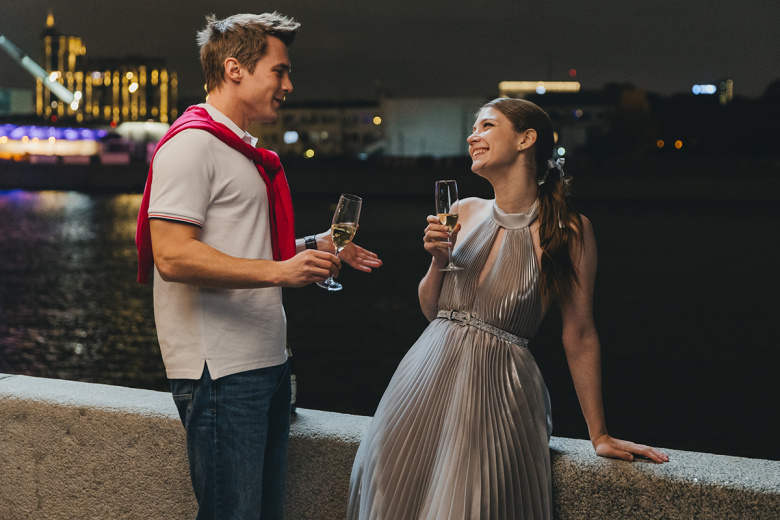 Кадры из фильма «Москва слезам не верит. Всё только начинается». Актеры Иван Янковский и Тина Стойилкович