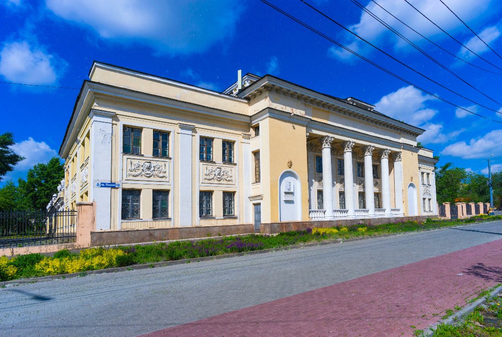 Экскурсовод Юлия Семейкина рассказала, как проекты архитектора Бурова изменили Челябинск