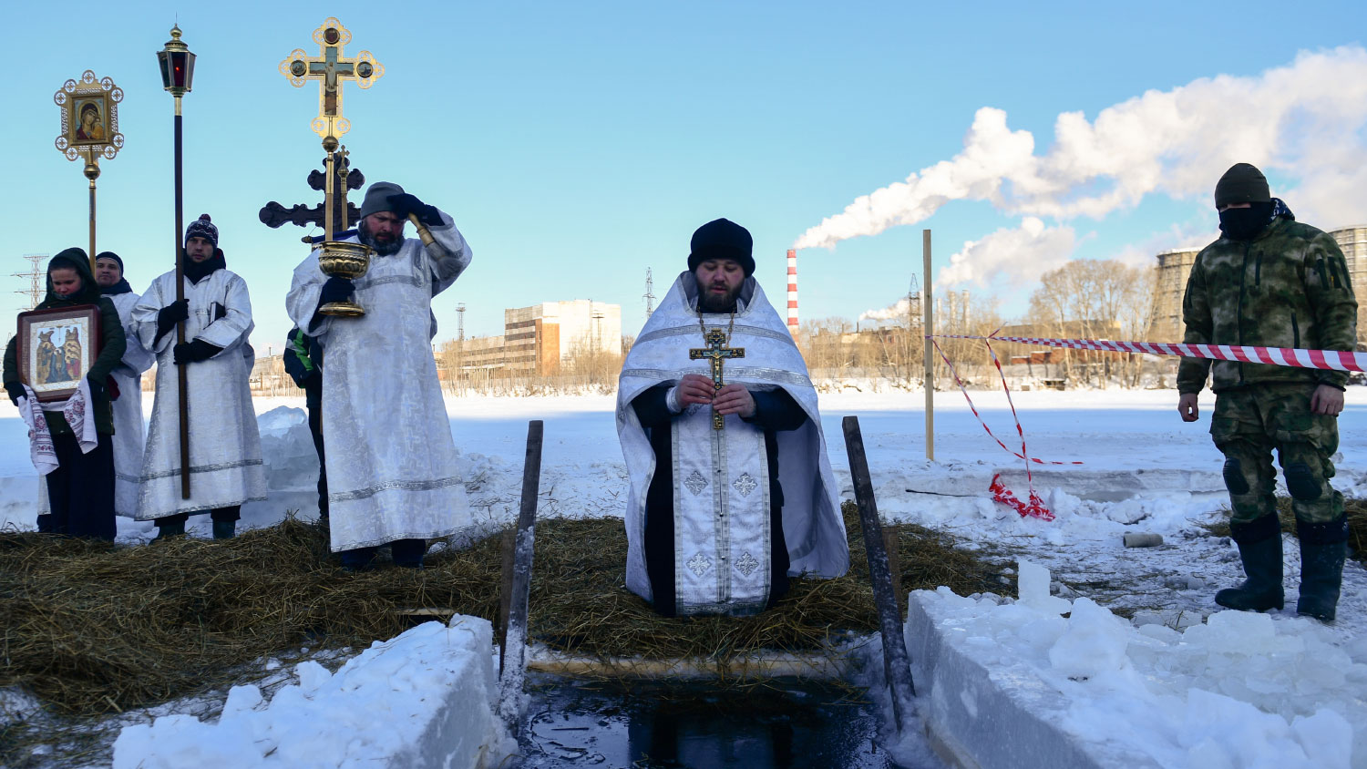 18 января 19 января 20 января. 18 января сочельник. москва 2022 г. купание в проруби на крещение 2023. крещение господне (богоявление) 19 января 2022 года.