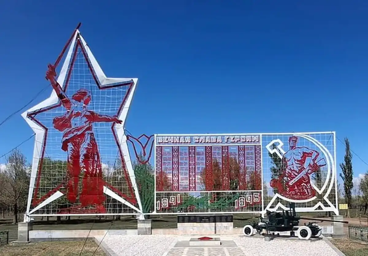 Проект «Монументы Победы» начал в Киргизии реставрацию памятников времен войны