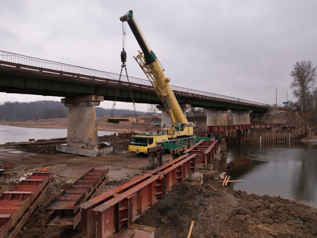 Реконструкцию моста через Москву-реку начали в Поречье