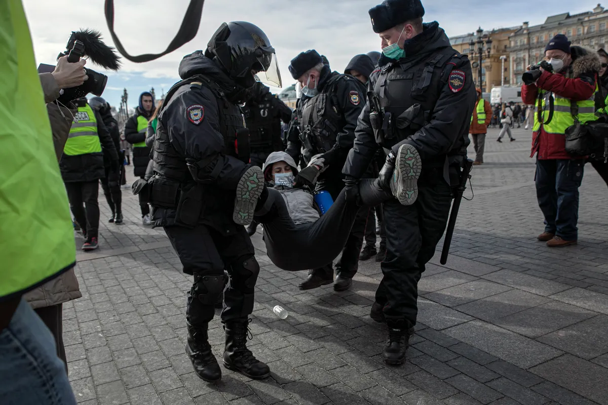 Интересно про новости. Полицейский России. Милиция Украины. Полиция в действии. Фото полиции России.