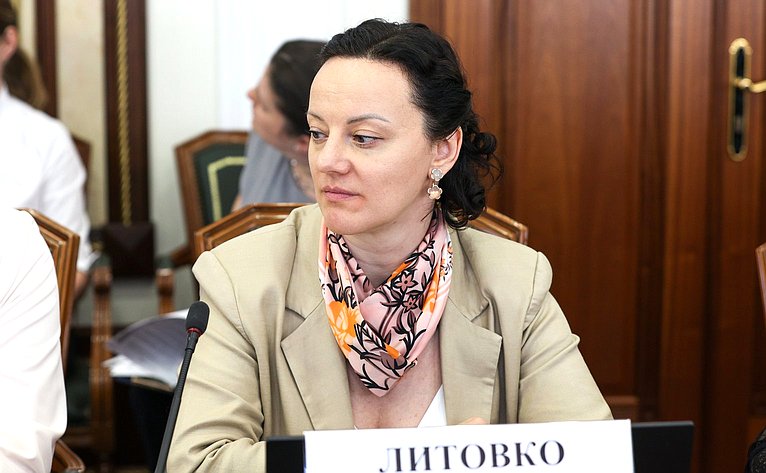 Круглый стол Комитета СФ по экономической политике совместно с Комитетом СФ по аграрно-продовольственной политике и природопользованию «Совершенствование механизмов поддержки развития виноградарства и виноделия в Российской Федерации»