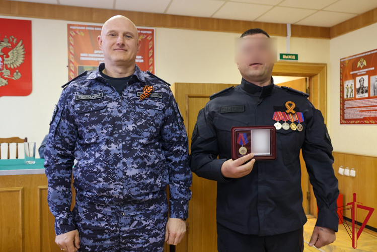 В Санкт-Петербурге поздравили ОМОН «Балтика» (на транспорте) Росгвардии с 33-летием со дня образования
