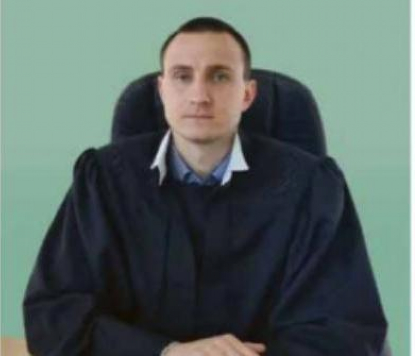 Судья Камышинского городского суда Михаил Топорков оказался в победителях бильярдного турнира