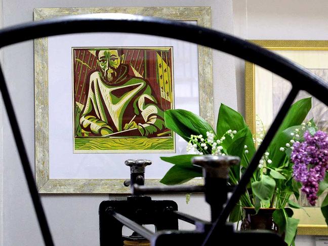 В Белгороде открыли выставку работ трёх художников «Искусство портрета» - Изображение 4