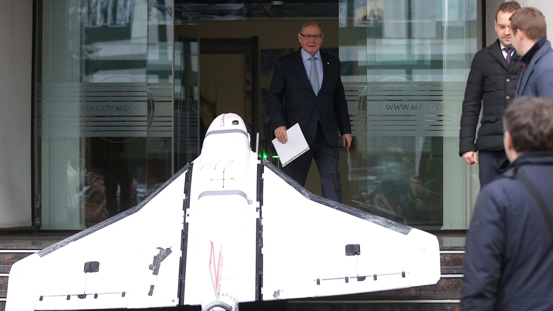 Посол РФ в Молдавии Олег Озеров прибыл в МИД Республики - Sputnik Молдова, 1920, 02.12.2025
