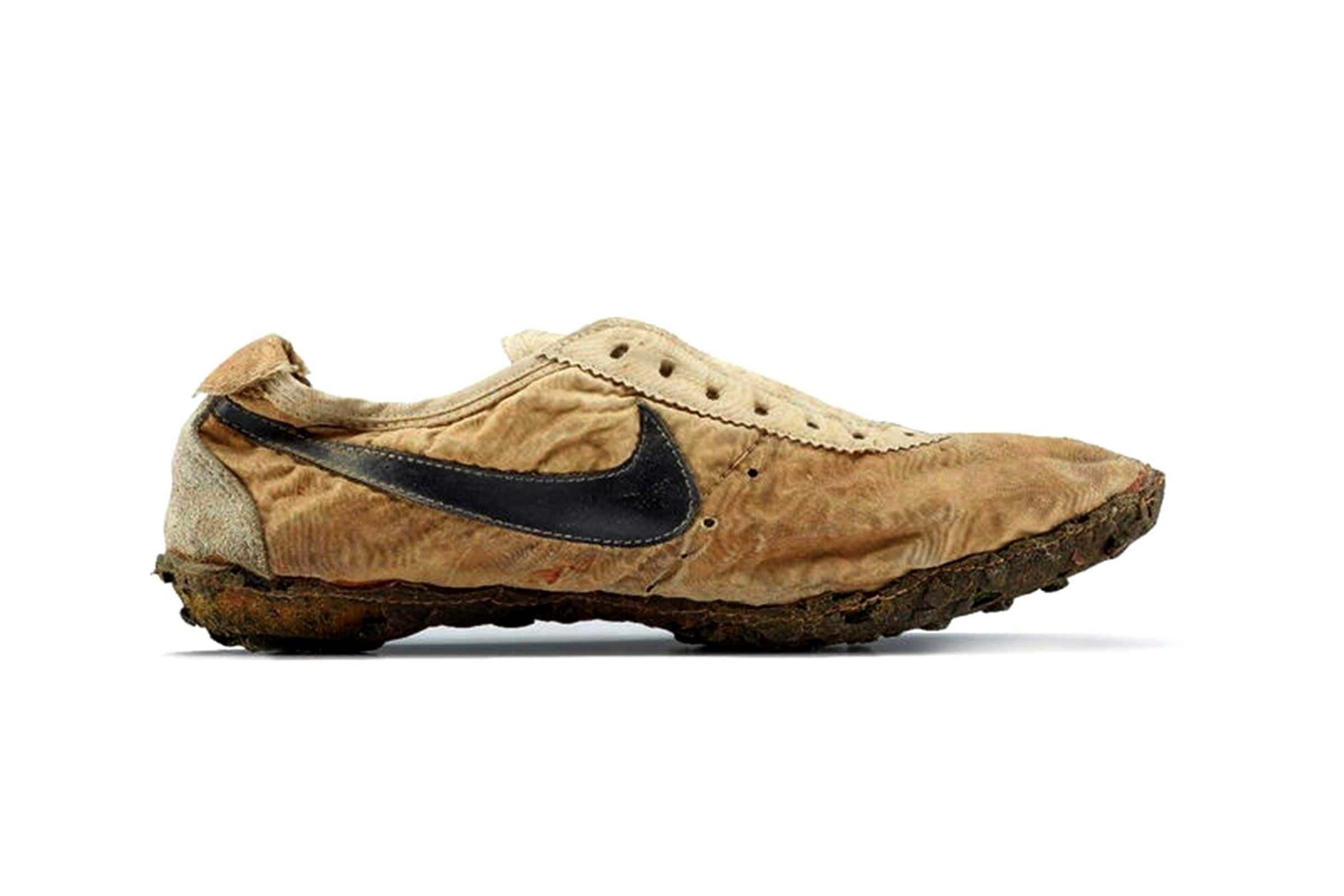 адольф дасслер первая обувь. конверсы 1908. в каком году появились кроссовки. в каком году появились кроссовки. Nike waffle racing flat.