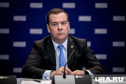 Дмитрий Медведев пожелал Фицо скорейшего выздоровления