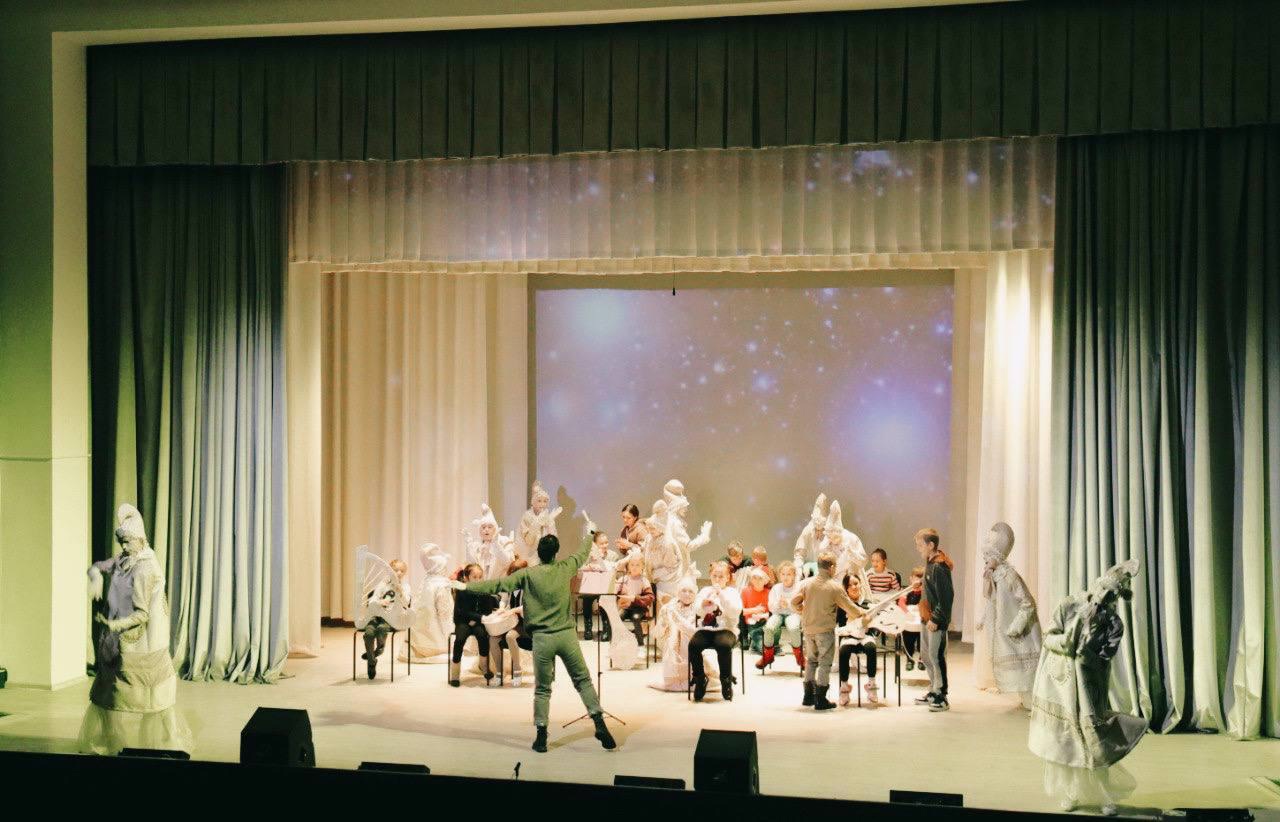 выступления колледжа искусств. колледж искусств магадан. магаданский колледж искусств ксения. магаданские учебные заведения. магаданский колледж искусств.