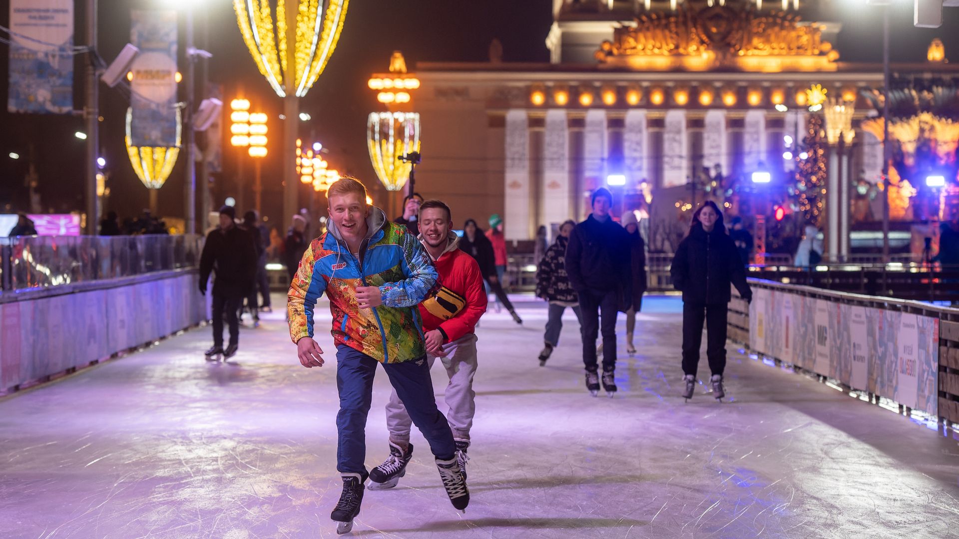 в москве каток вднх