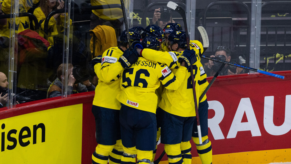 Сборная Швеции продолжила победную серию на ЧМ, переиграв Финляндию