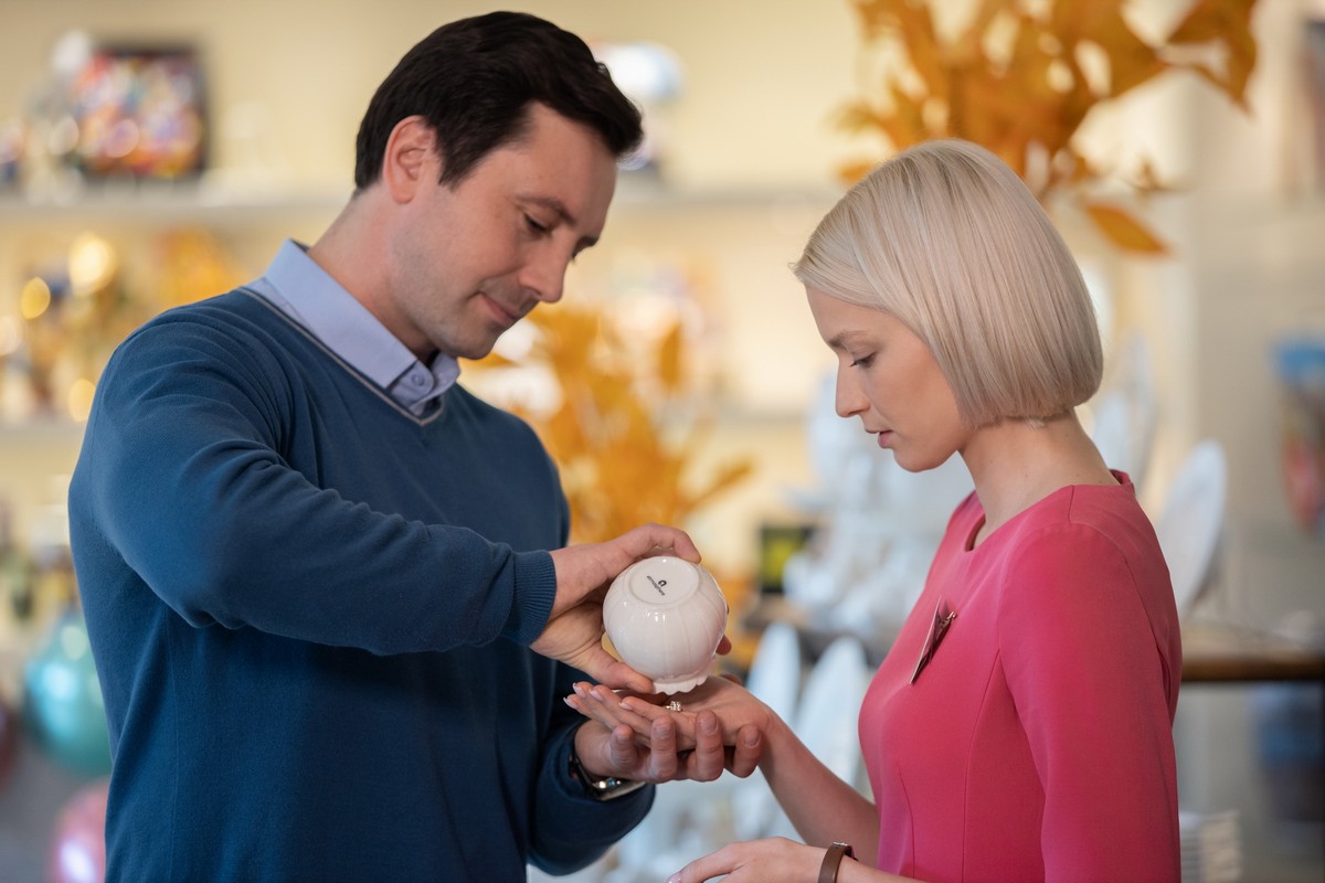 «Готовлю все! И умею все двери в самолете открывать»: актриса Кристина Шелобкова о «Фарфоровом счастье», элитной тусовке и аэрофобии