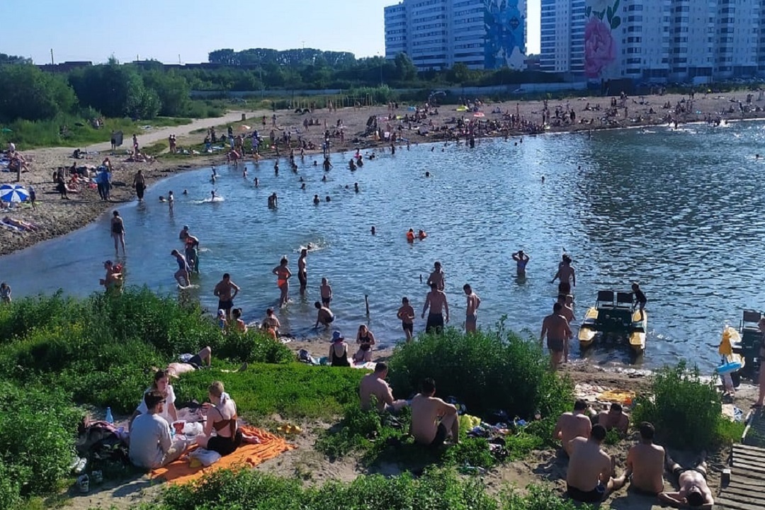 Озеро на юго западном новосибирск. Юго-Западный жилмассив Новосибирск. Котлован на Юго Западном жилмассиве Новосибирск. Озеро на Юго Западном жилмассиве Новосибирск. Юго-Западный жилмассив - Западный.