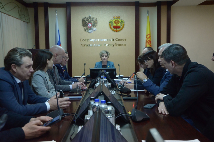 В Чувашии планируют расширить сферу использования флага и гимна республики