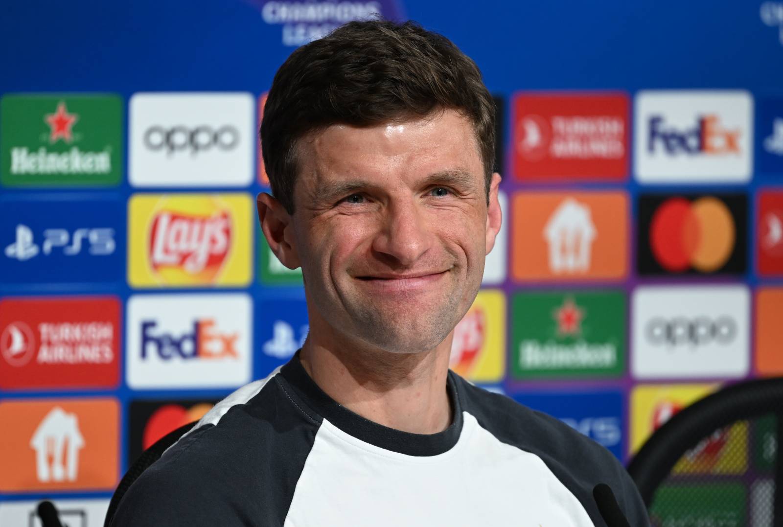 Защитник «Фиорентины» позвал Мюллера к себе в клуб