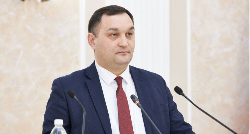 В СМИ сообщают, что Алексей Комаров уходит с поста министра образования