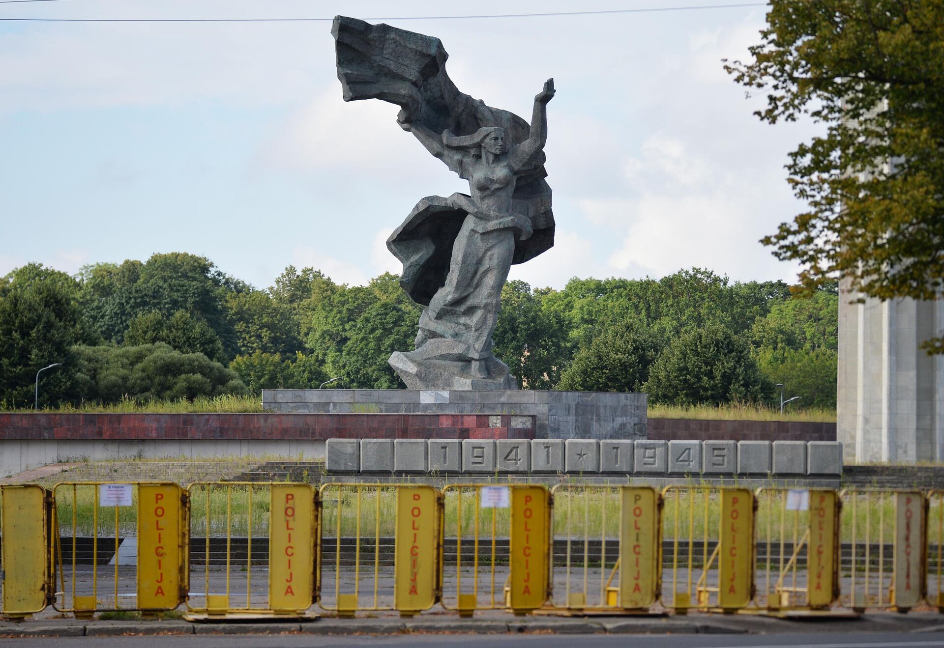 памятники в латвии