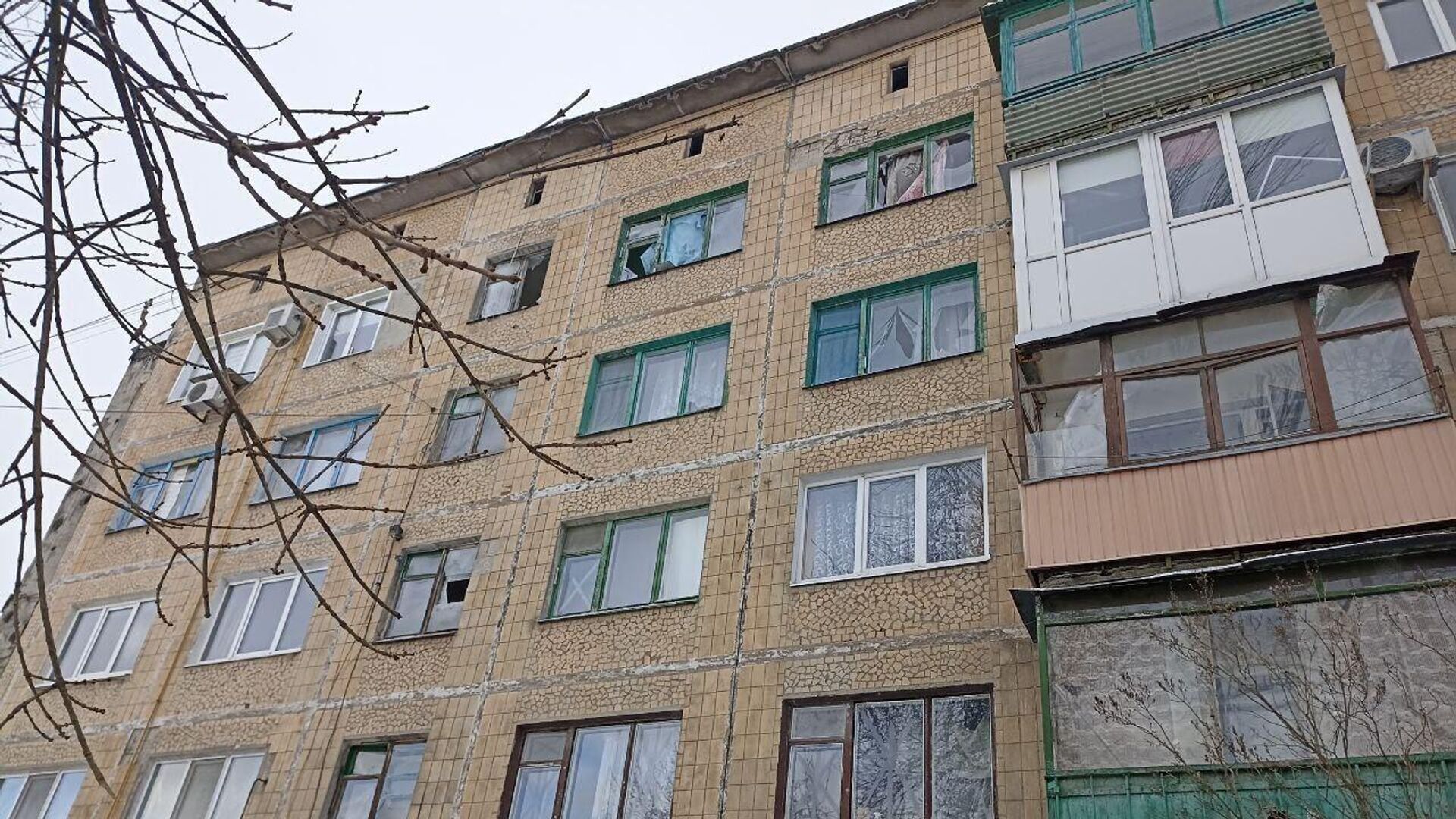 Тринадцать мирных жителей пострадали при атаках БПЛА в ДНР