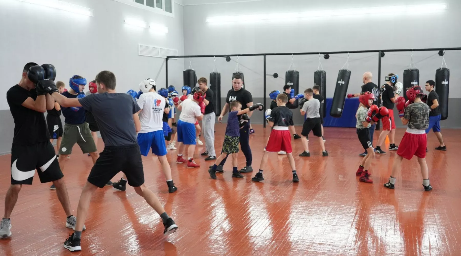 В спортзале центра «Мать и дитя» в Бийске завершили ремонт