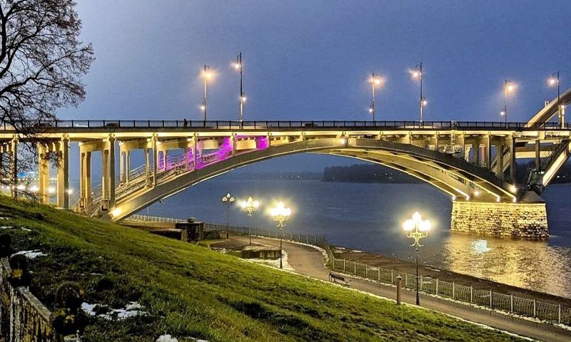 ​Подсветку Даманского моста в Ярославле включили на постоянной основе