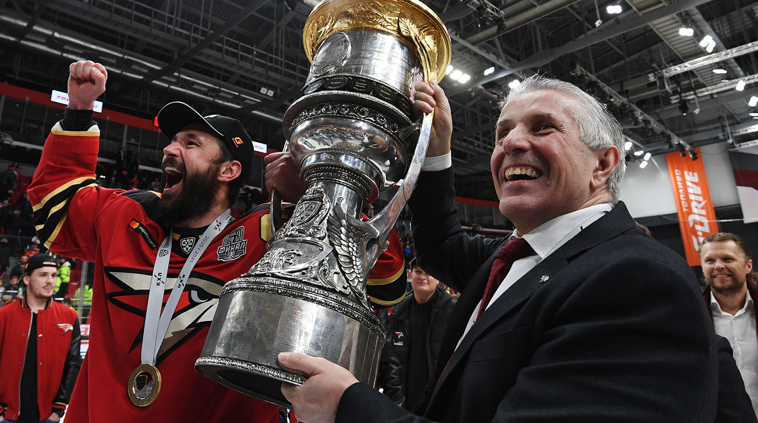 тренер авангарда хоккей