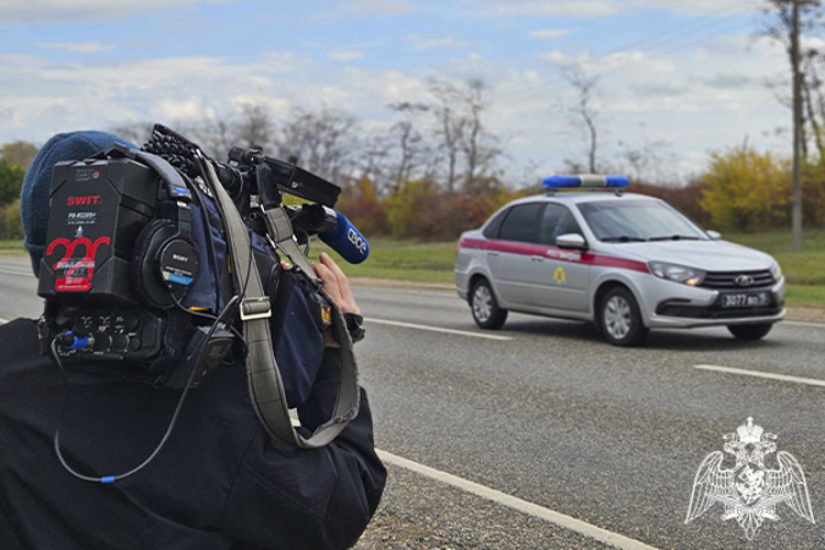 Сотрудники вневедомственной охраны Росгвардии приняли участие в съемке праздничного телесюжета