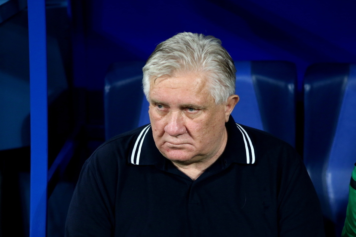 Ташуев покинул пост главного тренера «Факела»