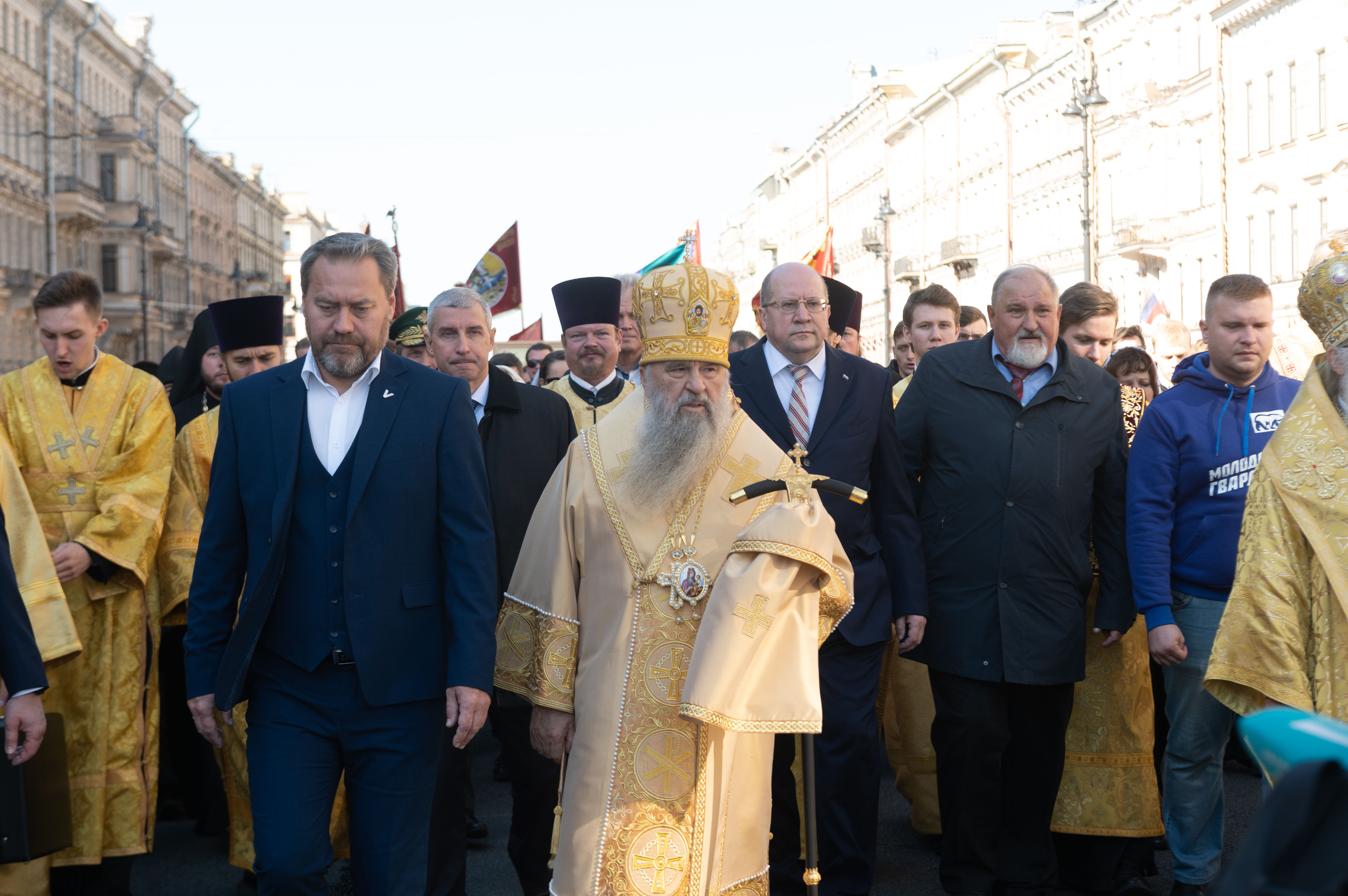 Александр Невский крестный ход