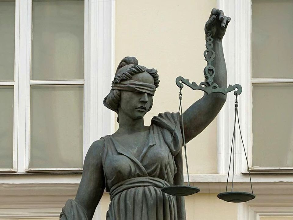 «Встать, суд идет!»: кто сможет смотреть онлайн-трансляции громких судебных процессов