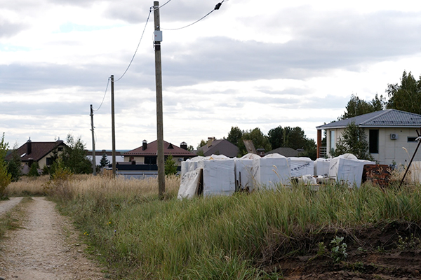 Если имущество приобретено добросовестно по возмездной сделке, то его нельзя истребовать